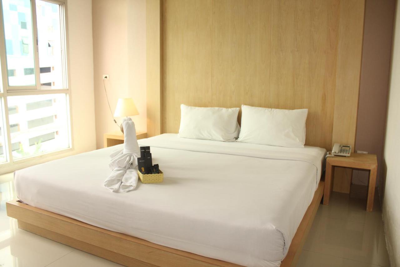 Bansabai Sabaidee Service Apartment Бангкок Екстер'єр фото