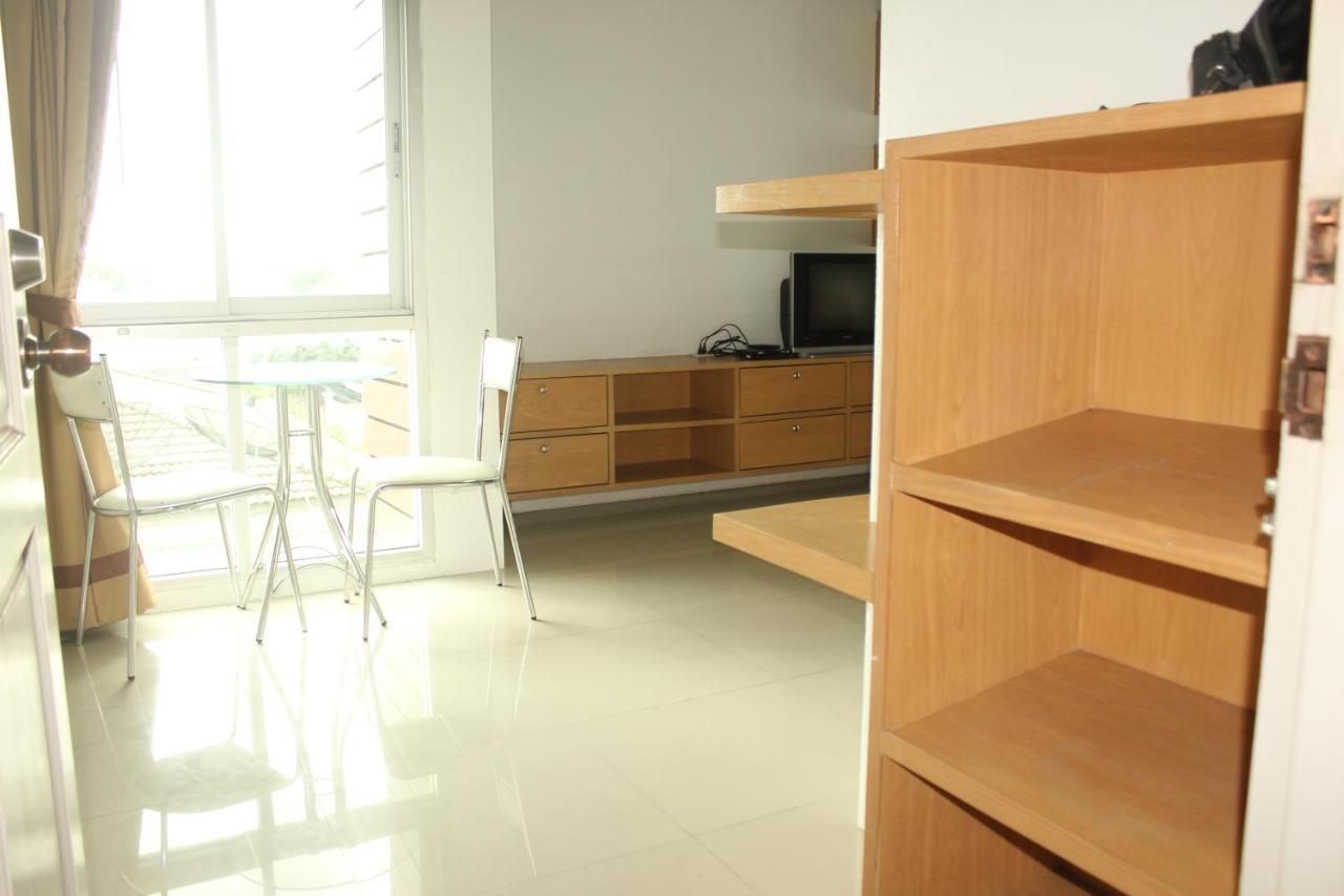Bansabai Sabaidee Service Apartment Бангкок Екстер'єр фото